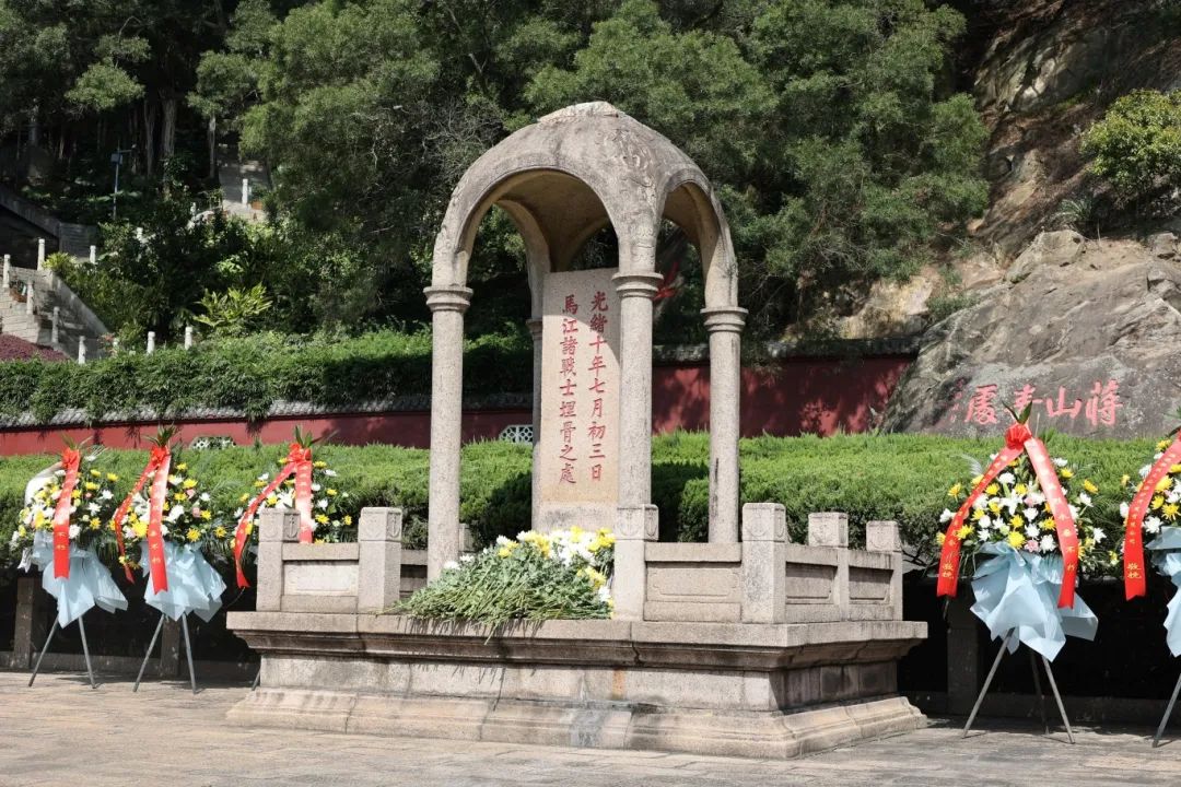 1ff60015fb7db9cca8d9fdb65d26f156.jpg