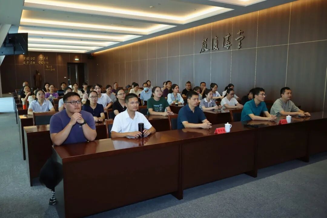eca06d1e67b54ae9534175ae5ba8a7cc.jpg